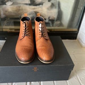ROBERT GRAHAM Surreal Leather Woven Chukka Boot (Men)